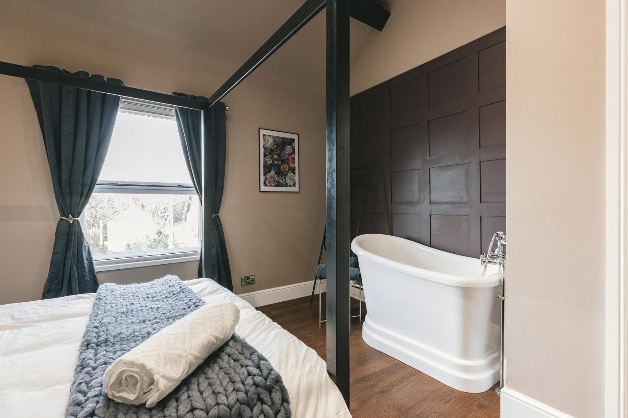 House With A Cinema And Games Room, Sleeps 17 Σριούσμπερι Εξωτερικό φωτογραφία